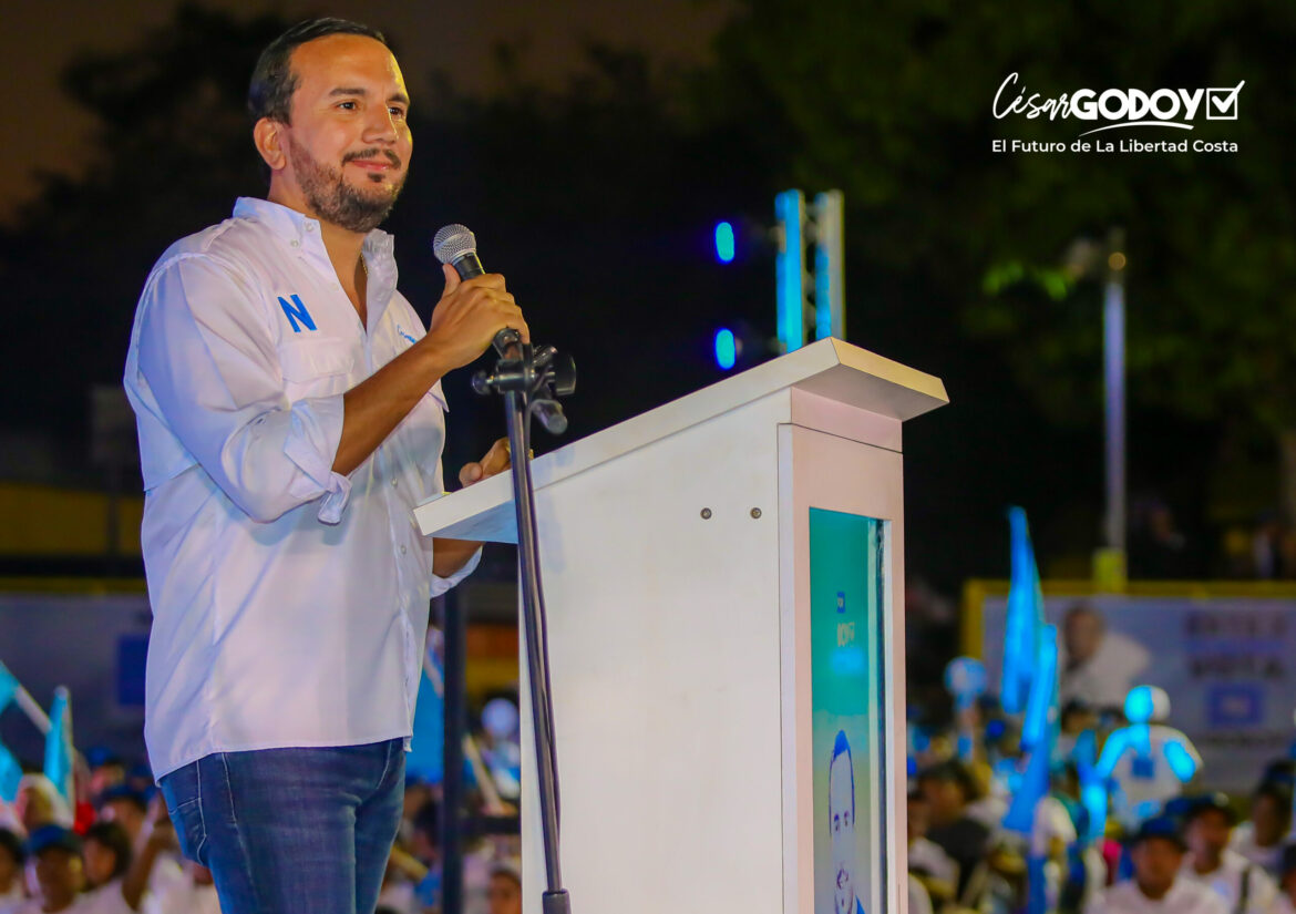 César Godoy, candidato a alcalde por La Libertad Costa, dio inicio a su campaña electoral y reiteró su compromiso por el desarrollo integral
