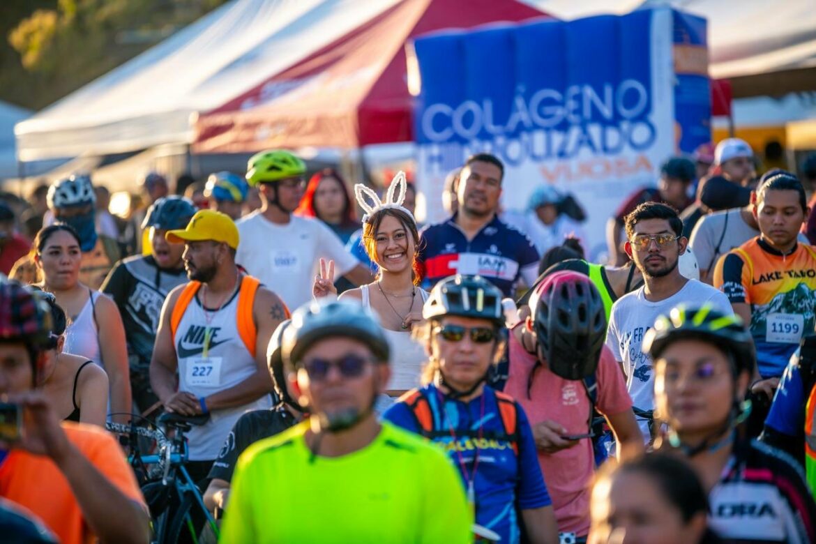 Familias salvadoreñas y turistas disfrutaron del Paseo Nocturno