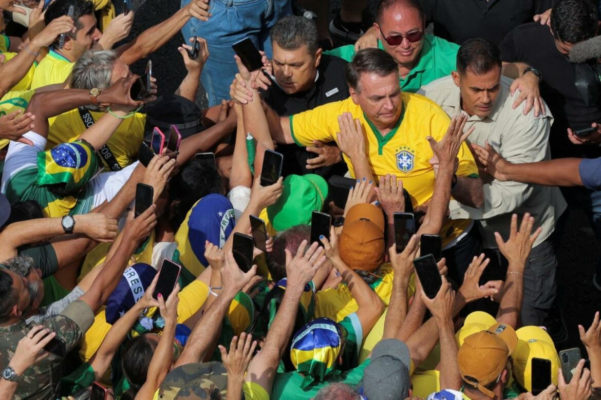 Brasileños realizan masiva manifestación contra el presidente Lula y en apoyo a Bolsonaro
