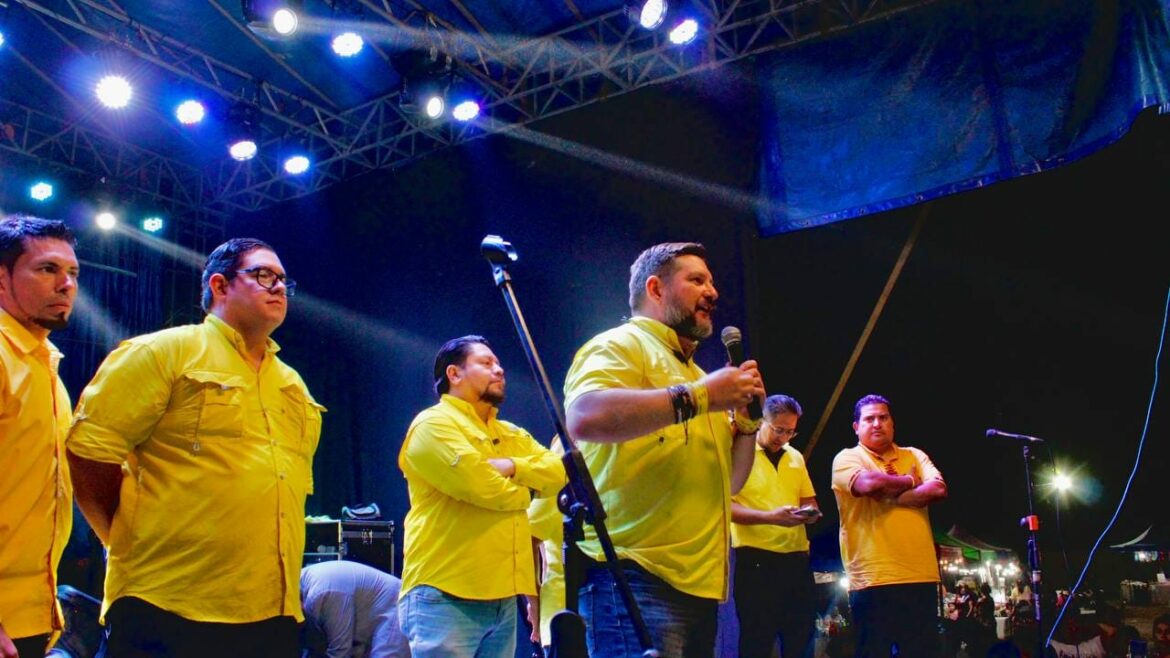 Hernán Carrasco realizó su cierre de campaña en San Salvador Este