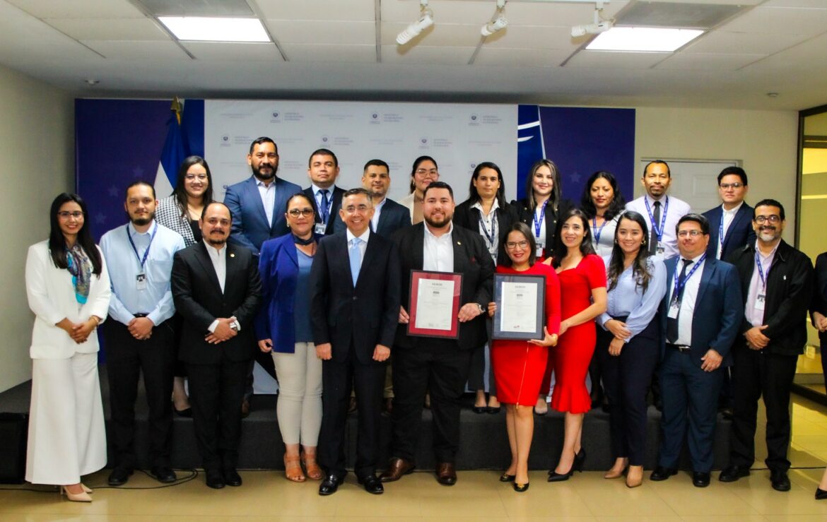 Cancillería se convierte en el primer ministerio en recibir certificaciones internacionales de calidad y antisoborno