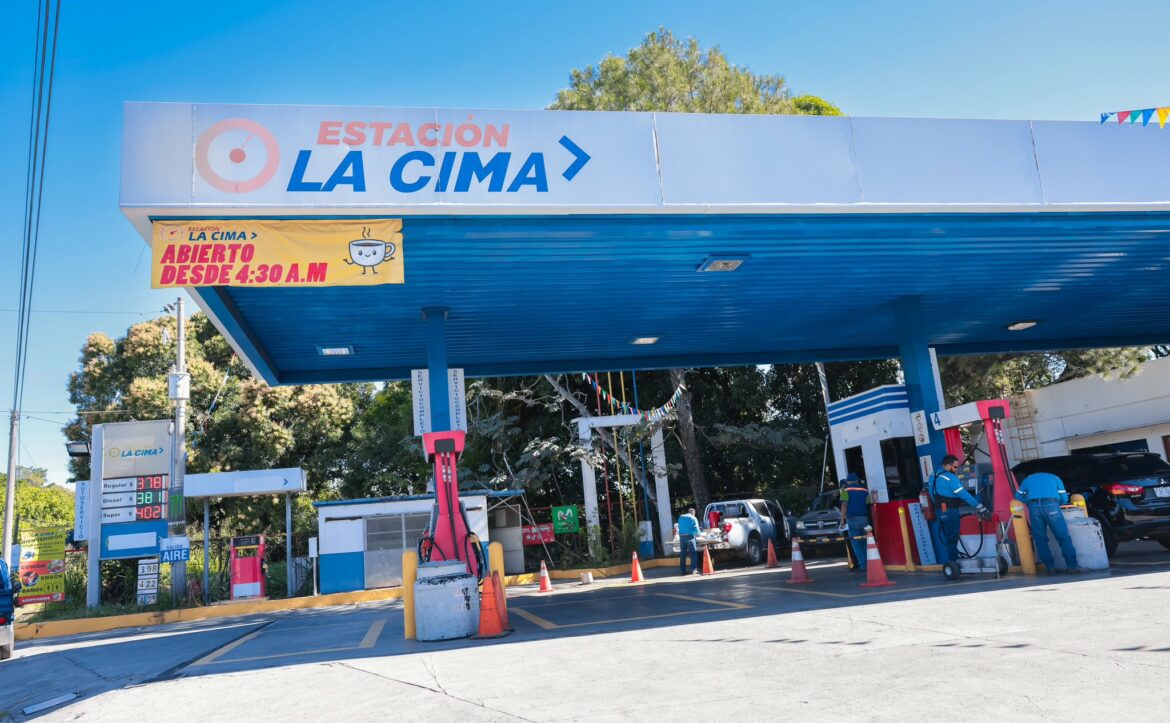 Precios de los combustibles presentarán aumento a partir de mañana