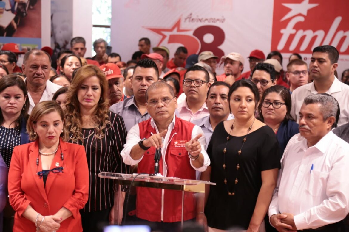 Ministro Castro: Al FMLN «se lo acabaron cuando los mercenarios sustituyeron a los revolucionarios»