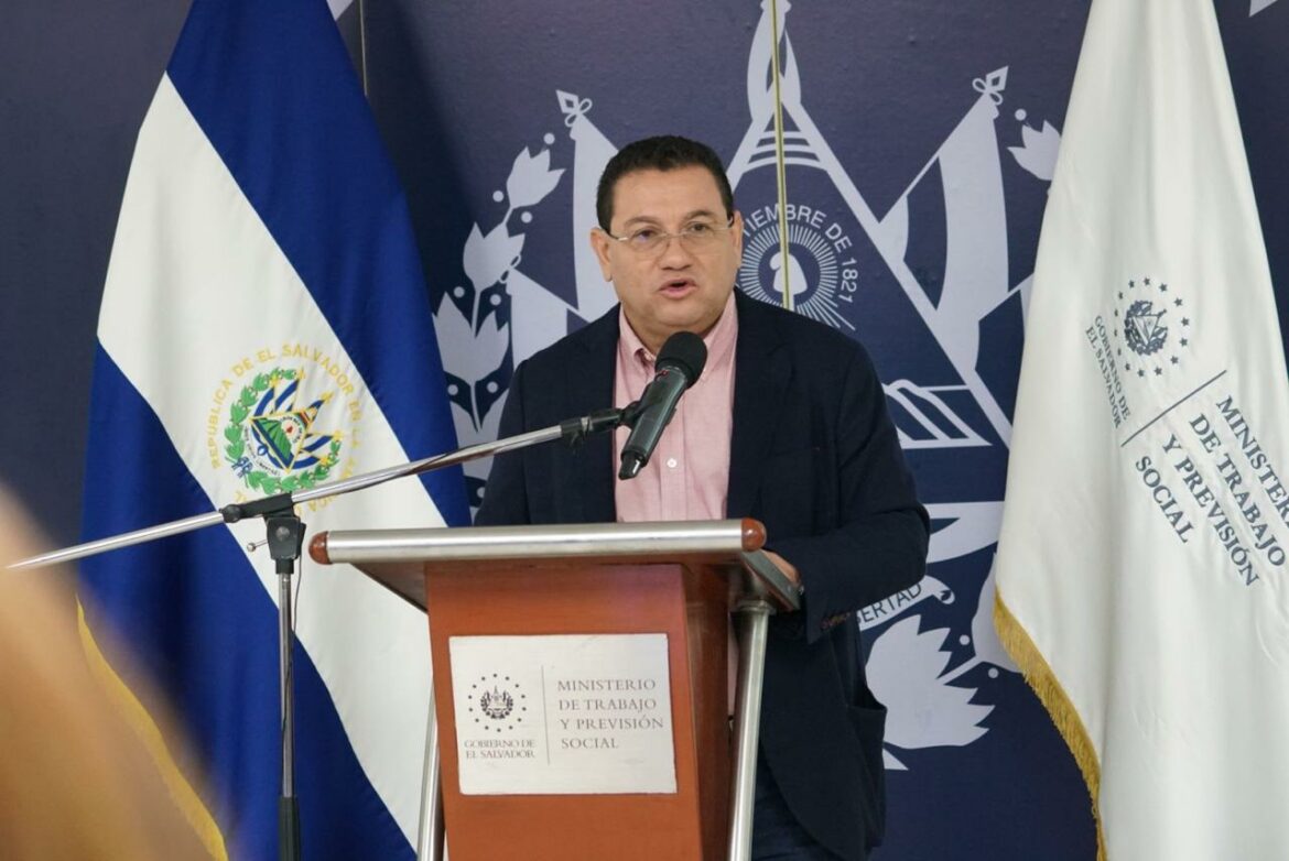 El Salvador registra una reducción del 65 % del total de personas retornadas en el quinquenio de Bukele, respecto al periodo 2014-2019, informó el ministro Castro