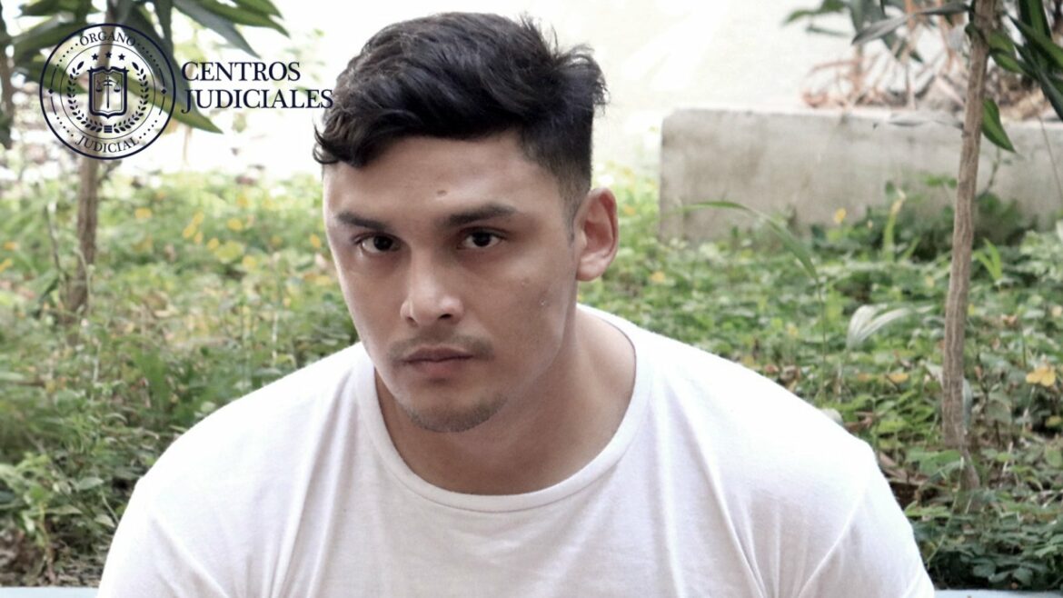 Presentan requerimiento fiscal contra sujeto que huyó de la PNC y colisionó con otro vehículo en San Salvador