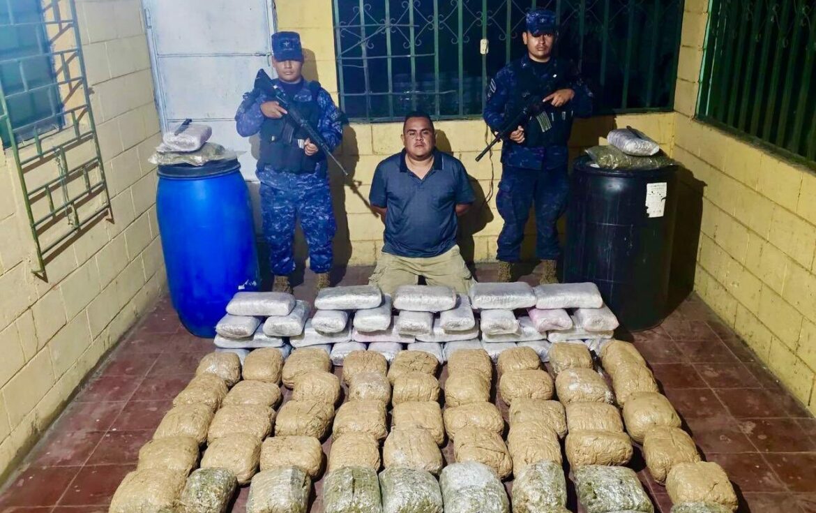 FAES ubicó a sujeto que mantenía ocultos 93 paquetes de marihuana