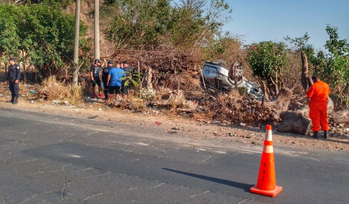 Accidente de tránsito en carretera antigua a Zacatecoluca