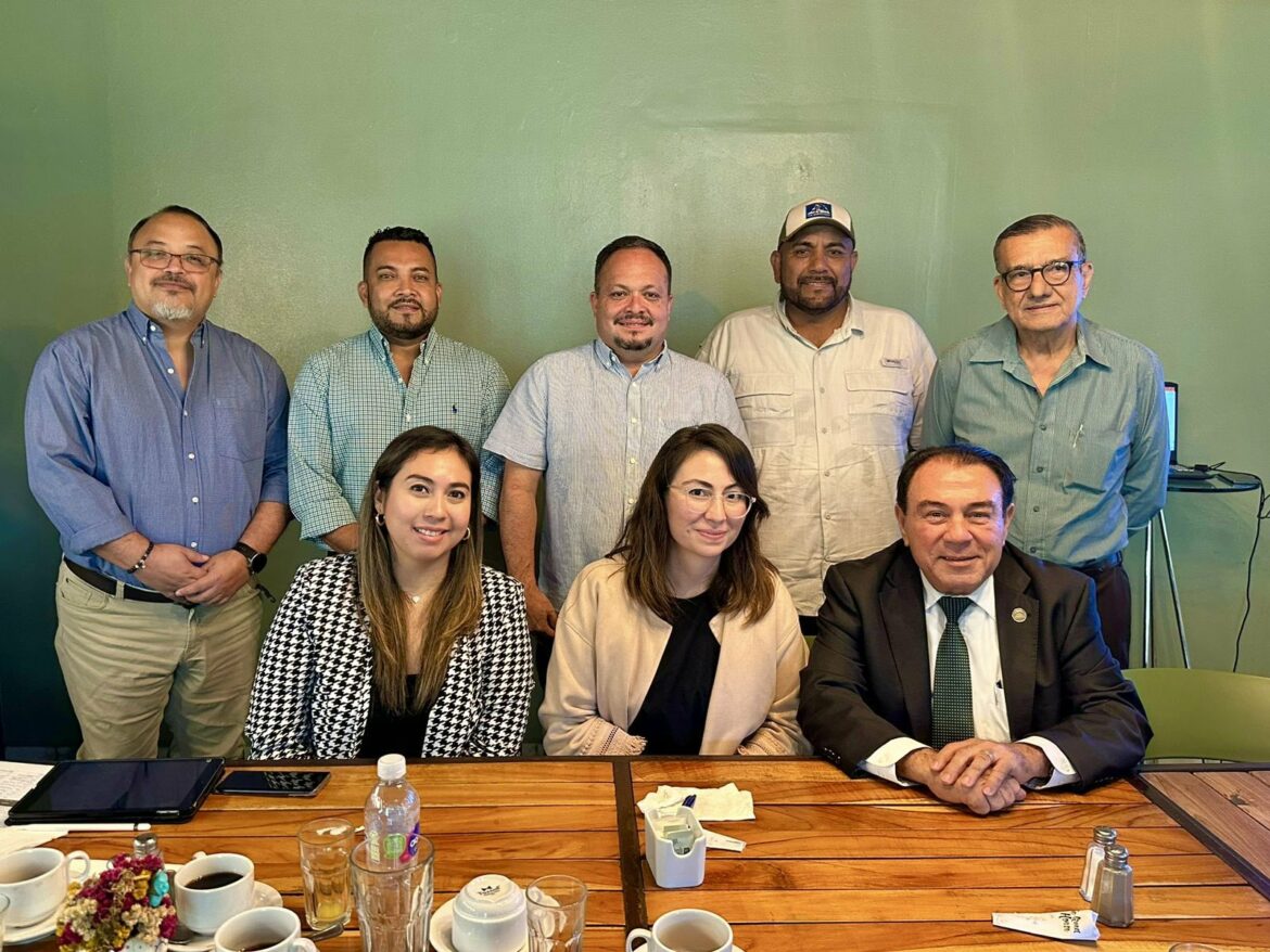 Secretario general del PDC, Reynaldo Carballo, se reúne con alcaldes electos “para coordinar proyectos de desarrollo”