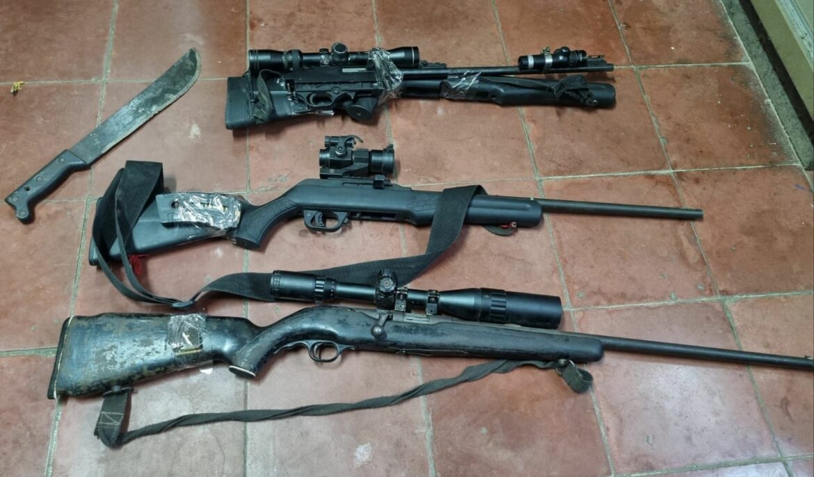 Cuatro capturados por portar ilegalmente armas de fuego en Tepecoyo, La Libertad