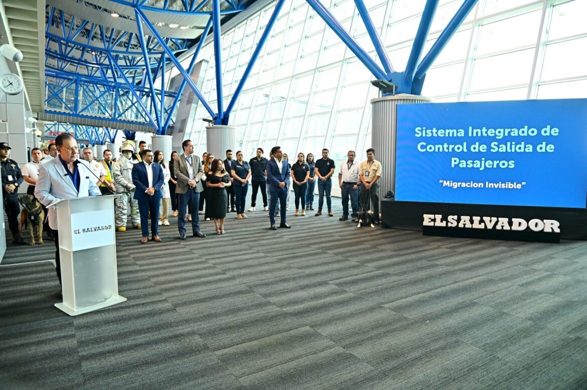 Habilitan el Sistema Integrado de Control de Salida de Pasajeros “Migración Invisible” en el Aeropuerto Internacional