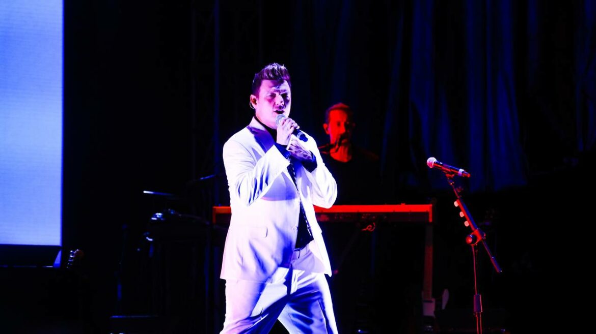 Nick Carter del exgrupo de pop Backstreet Boys, ofreció un concierto inolvidable en El Salvador
