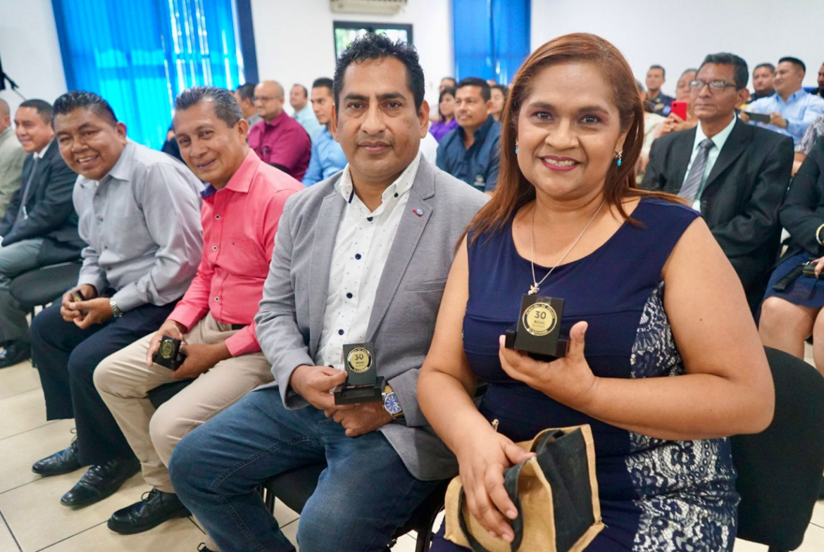 Entregan reconocimientos al personal de la ANSP por sus 25 y 30 años de servicio