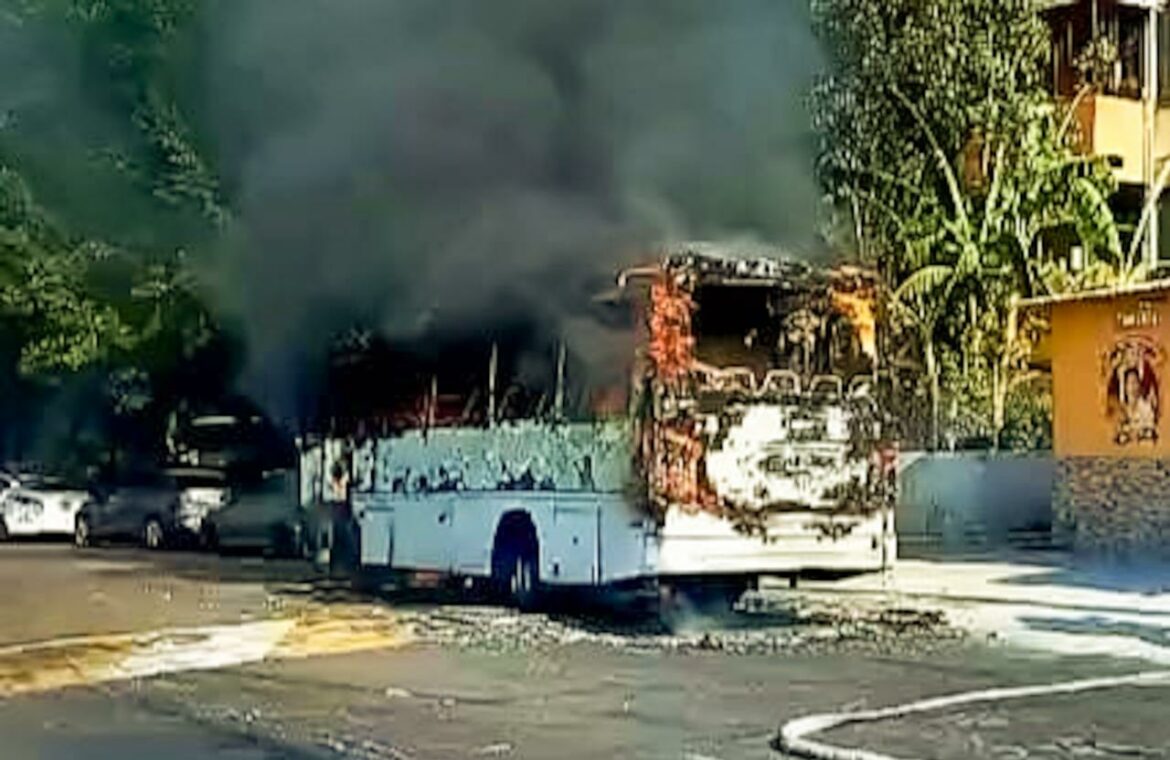 Bus de la Ruta 5 se encendió en San Salvador