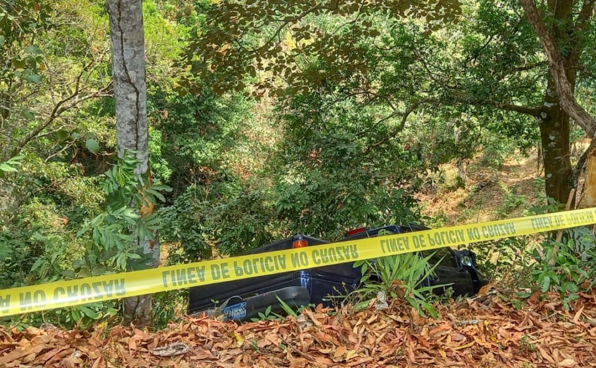 Muere conductor de pick tras caer a barranco en carretera Troncal del Norte