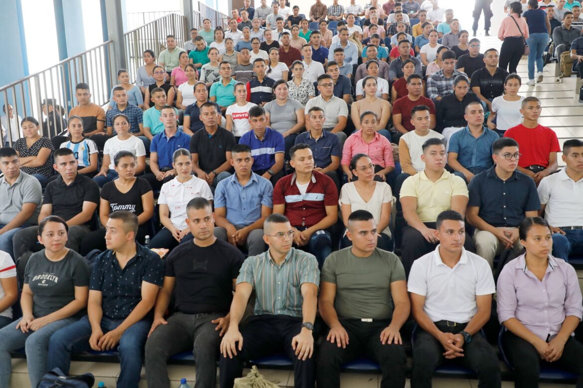 264 jóvenes inician proceso de formación como futuros policías