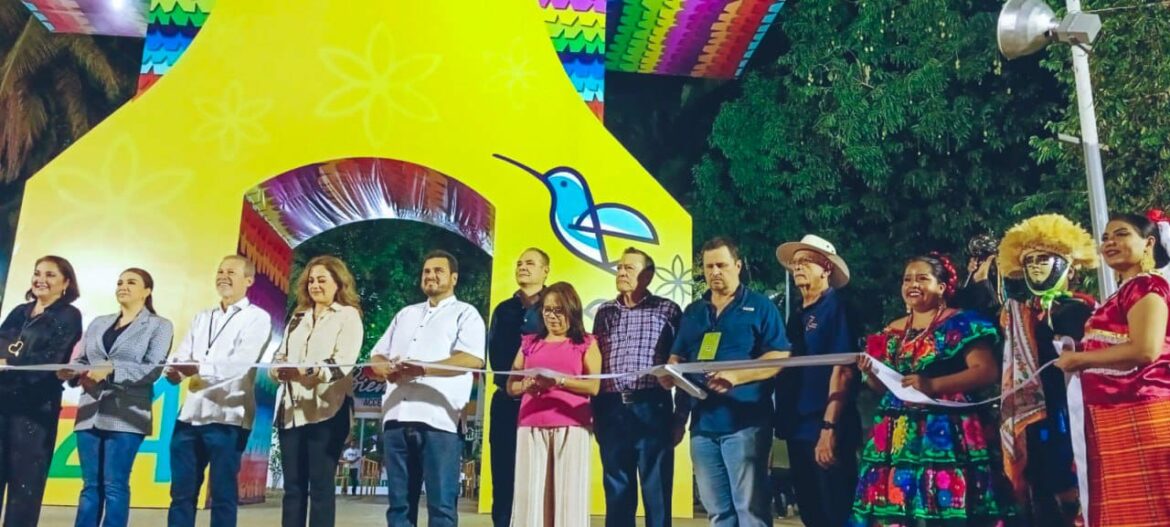 Cultura e identidad salvadoreña es promovida en importante feria de Tapachula, México