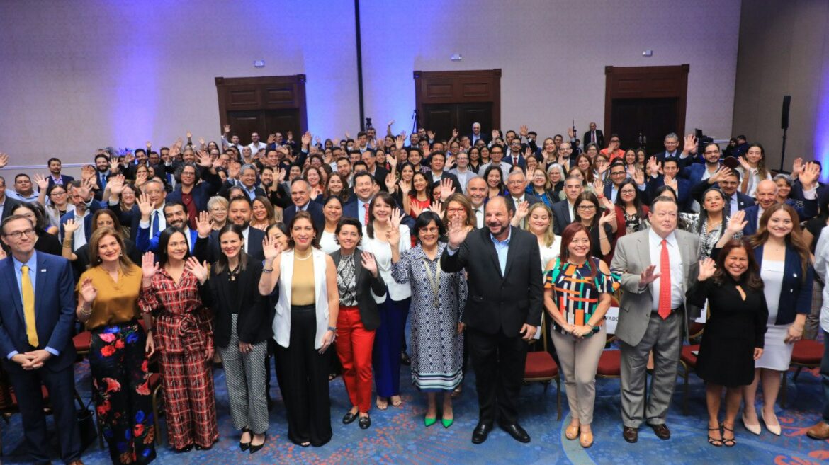 Estados Unidos destaca la creación de 40,000 empleos en El Salvador a través del Proyecto para la Competitividad Económica