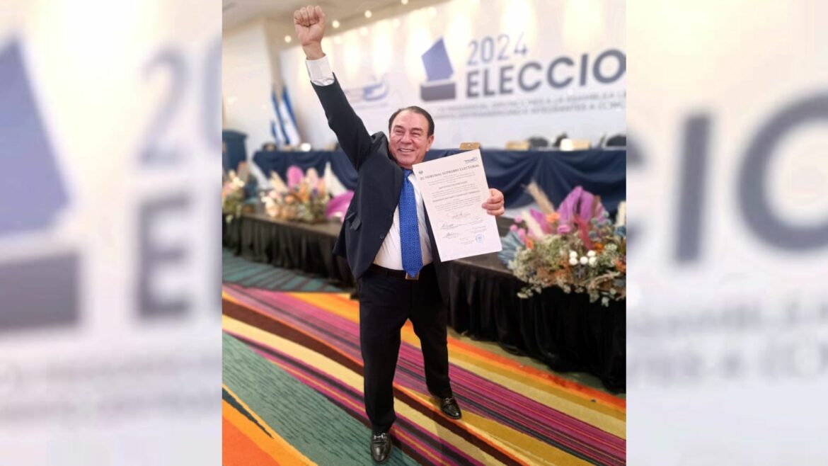Diputado Carballo tras recibir su credencial: «No me queda más que decirles que no les fallaré»