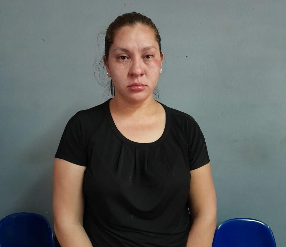 Detienen a mujer con 373° de alcohol en la sangre en Colón, La Libertad