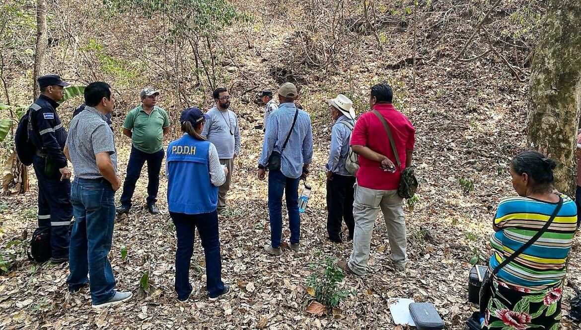 PDDH verifica diligencias de exhumación de los restos de víctimas del conflicto armado