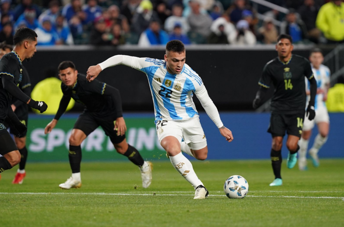 Gran derrota de La Selecta ante Argentina, en un juego amistoso