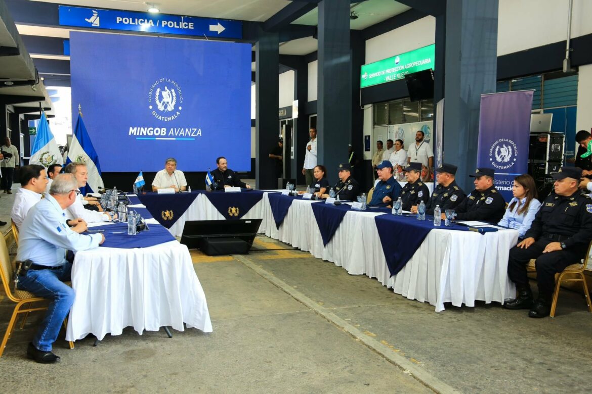 El Salvador y Guatemala trabajan para reforzar la seguridad en los pasos fronterizos terrestres