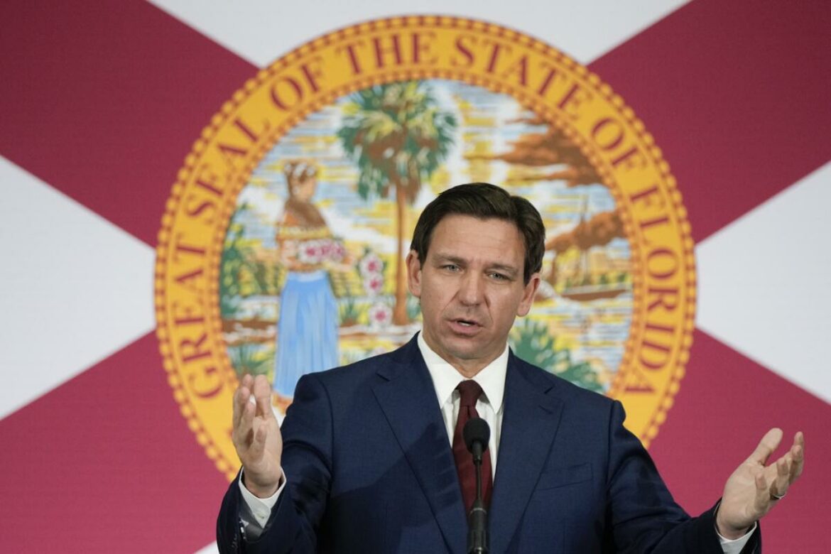 Gobernador de Florida, Ron DeSantis, firma ley que prohíbe el uso de redes sociales a menores de 14 años