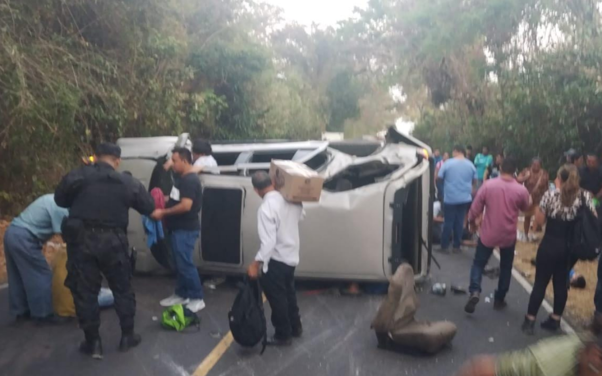 Cuatro personas lesionadas en un accidente de tránsito sobre la carretera que de Sonsonate conduce hacia Santa Ana