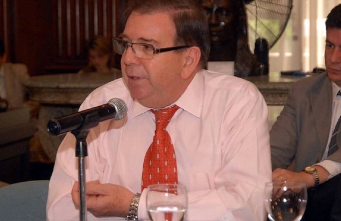 Alianza opositora de Venezuela logra inscribir a Edmundo González Urrutia como candidato presidencial