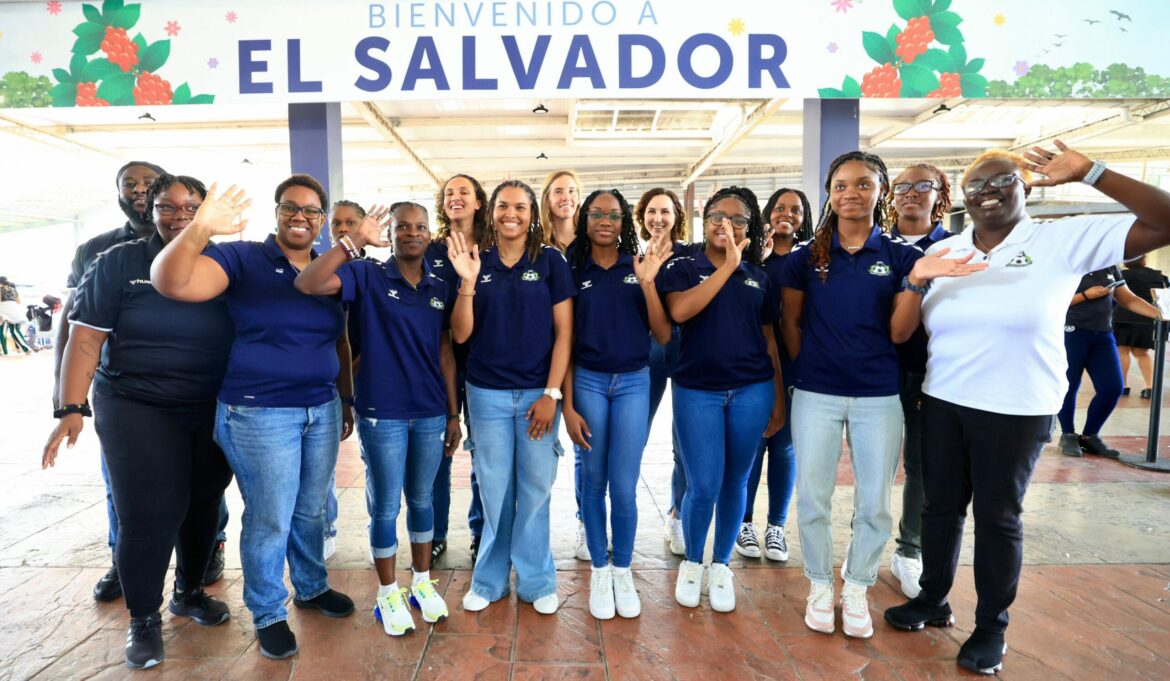 Jugadores internacionales ya se encuentran en el país para disputar El Salvador Beach Soccer Cup 2024