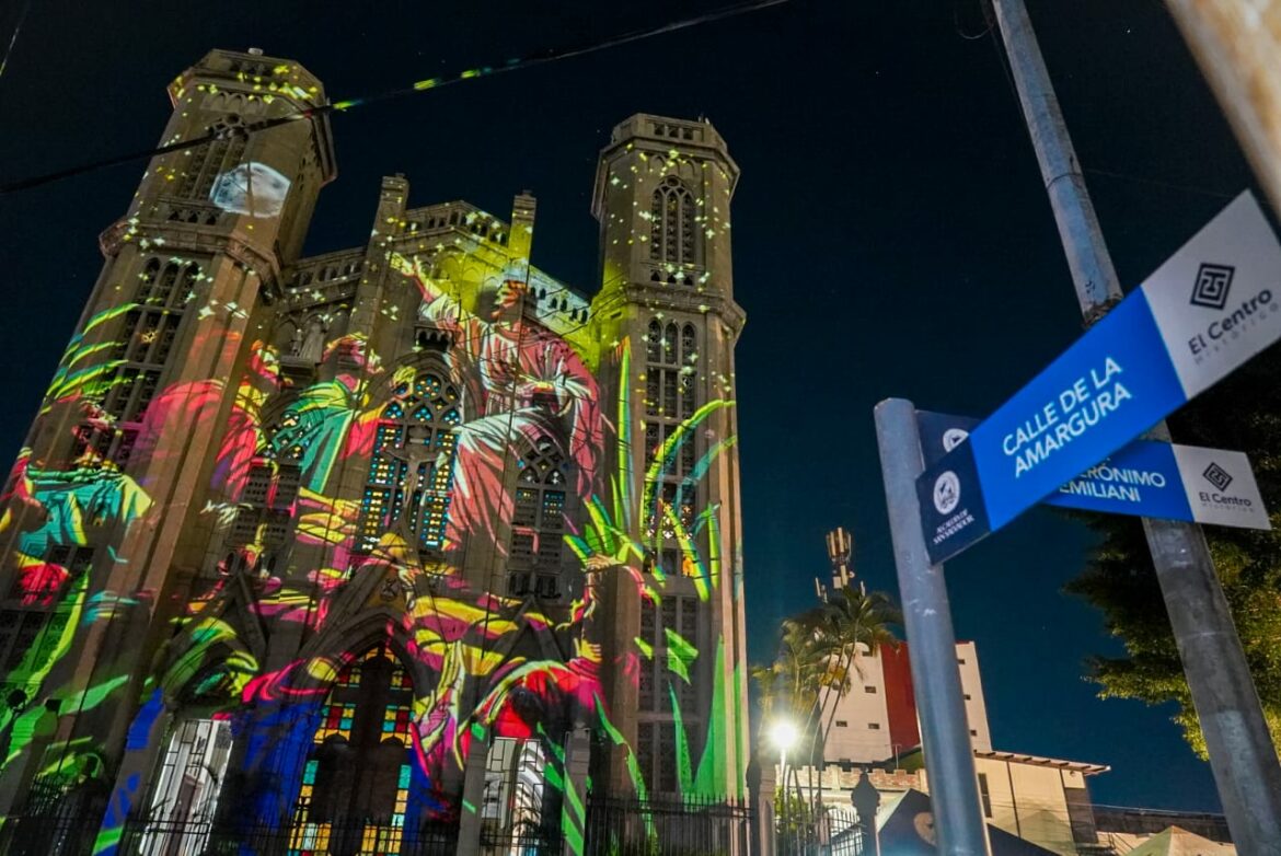 Alcaldía de San Salvador realiza proyección de videomapping en la fachada de la iglesia El Calvario