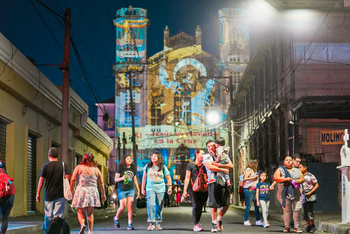 ¿Qué calles del Centro Histórico de San Salvador estarán cerradas por la elaboración de alfombras?