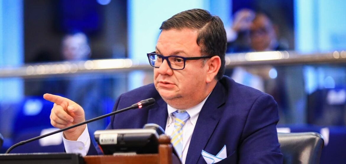 Diputado Guevara reitera: «La bancada cian anunció que no aumentarán ni se crearán impuestos»