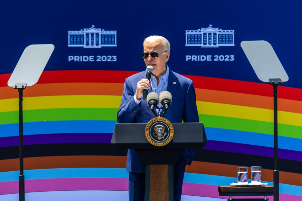 Presidente Biden reemplaza el Domingo de Pascua y celebra el «Día de la Visibilidad Transexual»