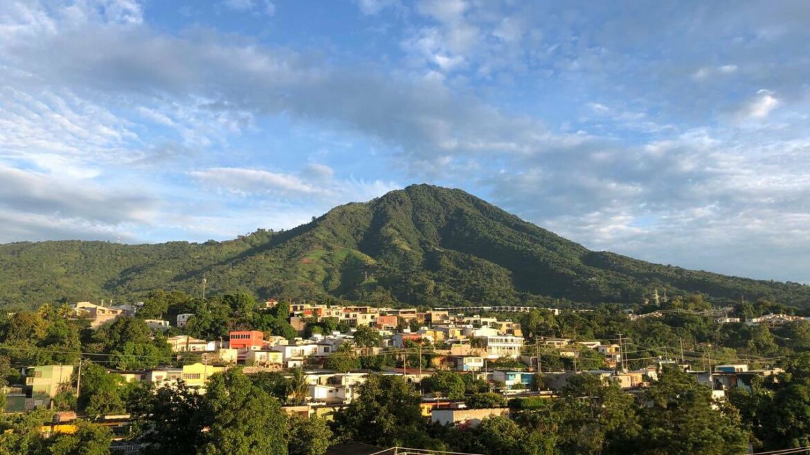 MARN verifica volcán de San Salvador tras reportes ciudadanos de emanaciones