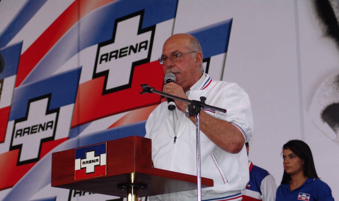 Propiedades de expresidente Cristiani pasaron al Estado, así reaccionó su hija: «Podrán quebrar las empresas de mis abuelos, borrar el legado de los Acuerdos de Paz de mis padres, desterrarme y quitarles su casa a mis hijos, pero vamos a estar bien»