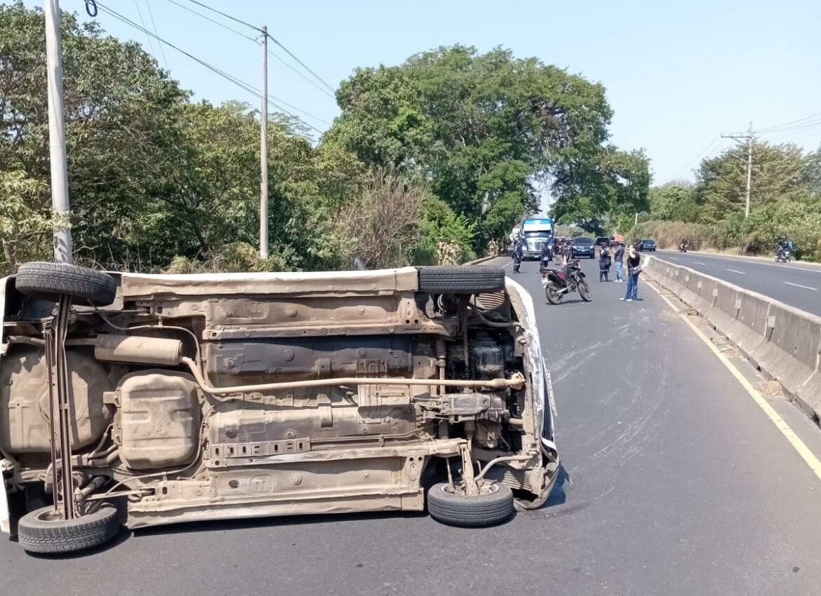 Un fallecido y dos lesionados dejaron accidentes de tránsito la mañana de este sábado