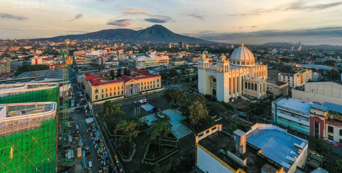 El Salvador podría cerrar el 2024 con un crecimiento económico de $350 millones, según el ministro de Hacienda