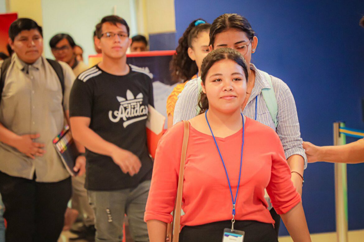 Jóvenes participan en programa de Continuidad Académica y Técnica, en busca de becas