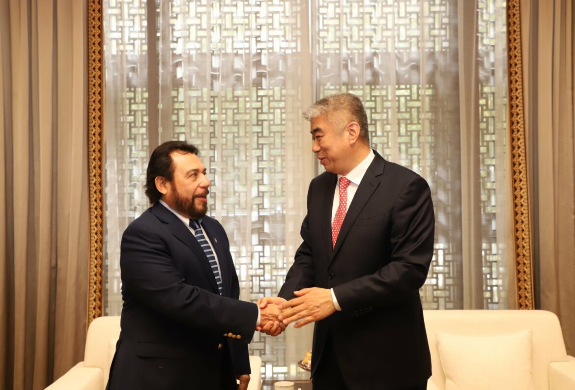 Vicepresidente, Félix Ulloa viaja a China para temas de cooperación, desarrollo económico, seguridad y medio ambiente