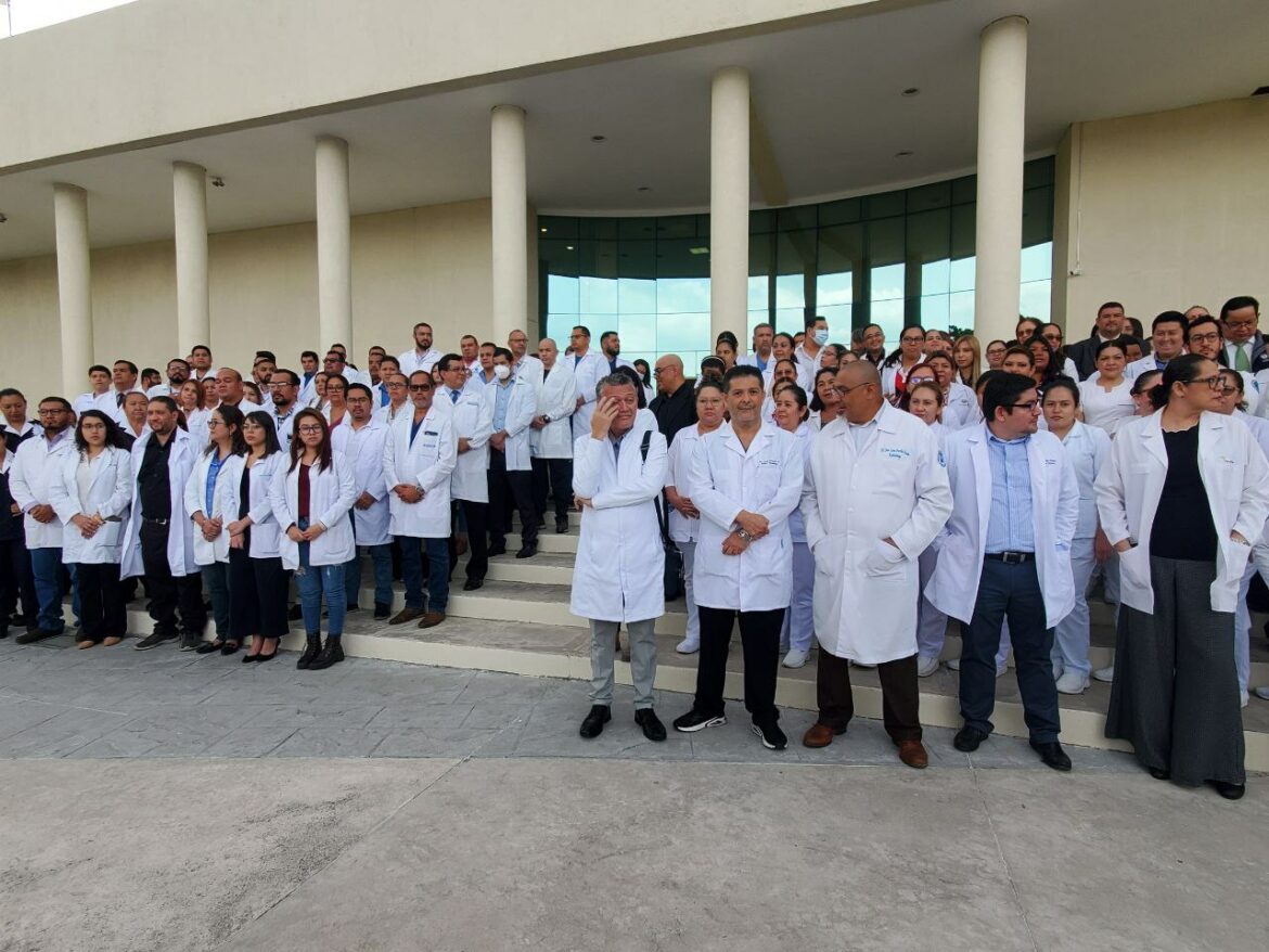 Sancionarán a médicos que no se acrediten ante  nuevo Consejo de Especialidades, aseguró ministro Alabi