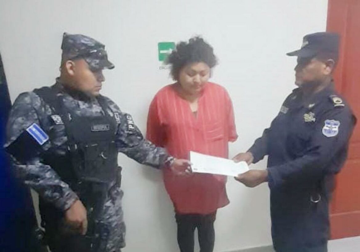 Capturan a mujer acusada de traficar con personas y entregarlas a carteles del narcotráfico en México