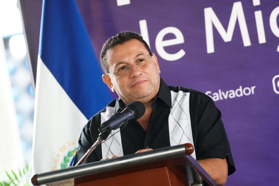 Mtro. Castro: «El alcalde que tome decisiones arbitrarias en contra los trabajadores municipales, va a enfrentar al Ministerio de Trabajo»