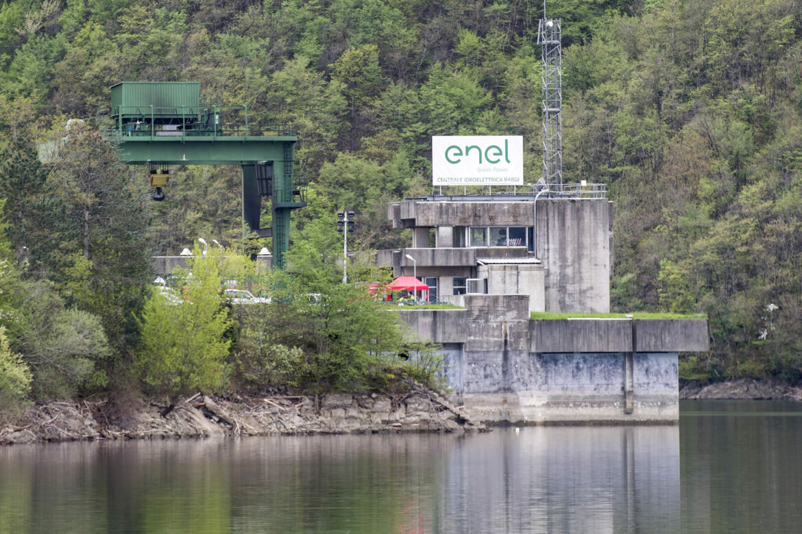 Explosión en central hidroeléctrica italiana deja un balance definitivo de siete muertos