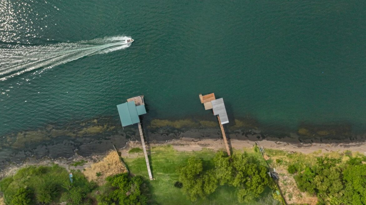 Dir. Alejandro Villacorta, asegura que la contaminación del lago de Coatepeque es reversible y se puede salvar