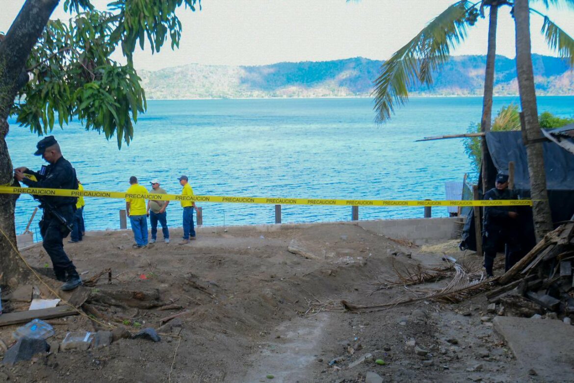 El MOP suspende construcciones en los alrededores del lago de Coatepeque