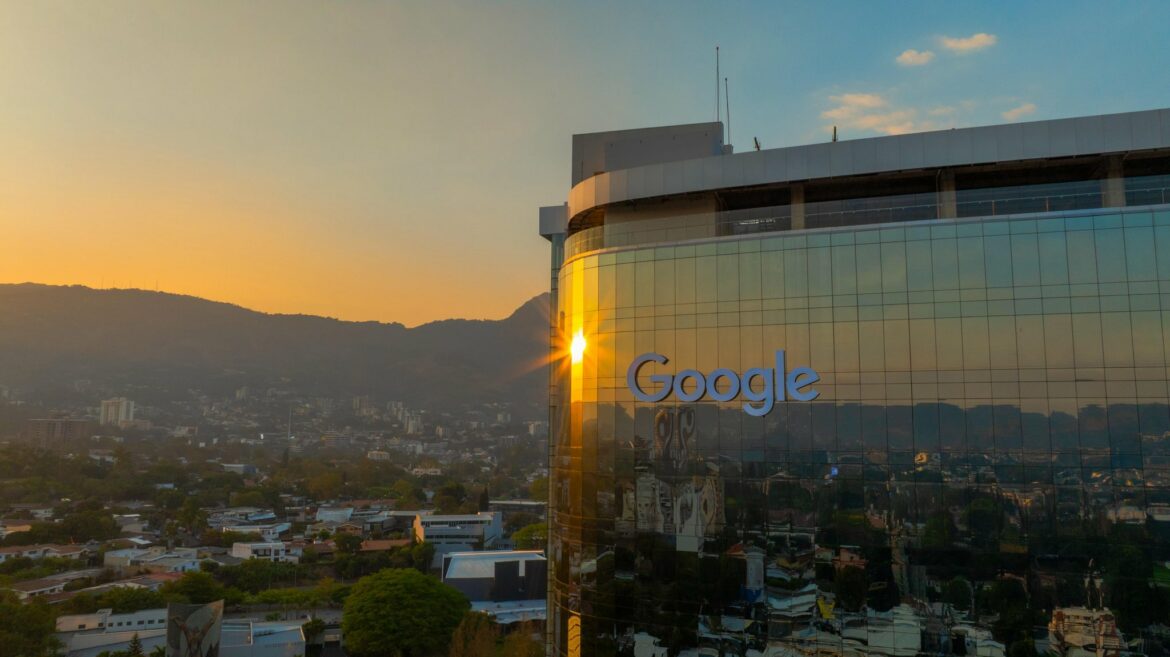 Presidente Bukele destaca la inauguración de la oficina de Google en El Salvador