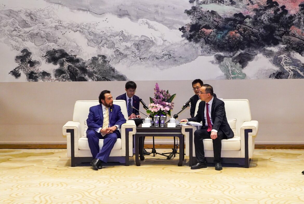 Vicepresidente Ulloa busca alianzas con China para inversiones en el sector de tecnología e innovación