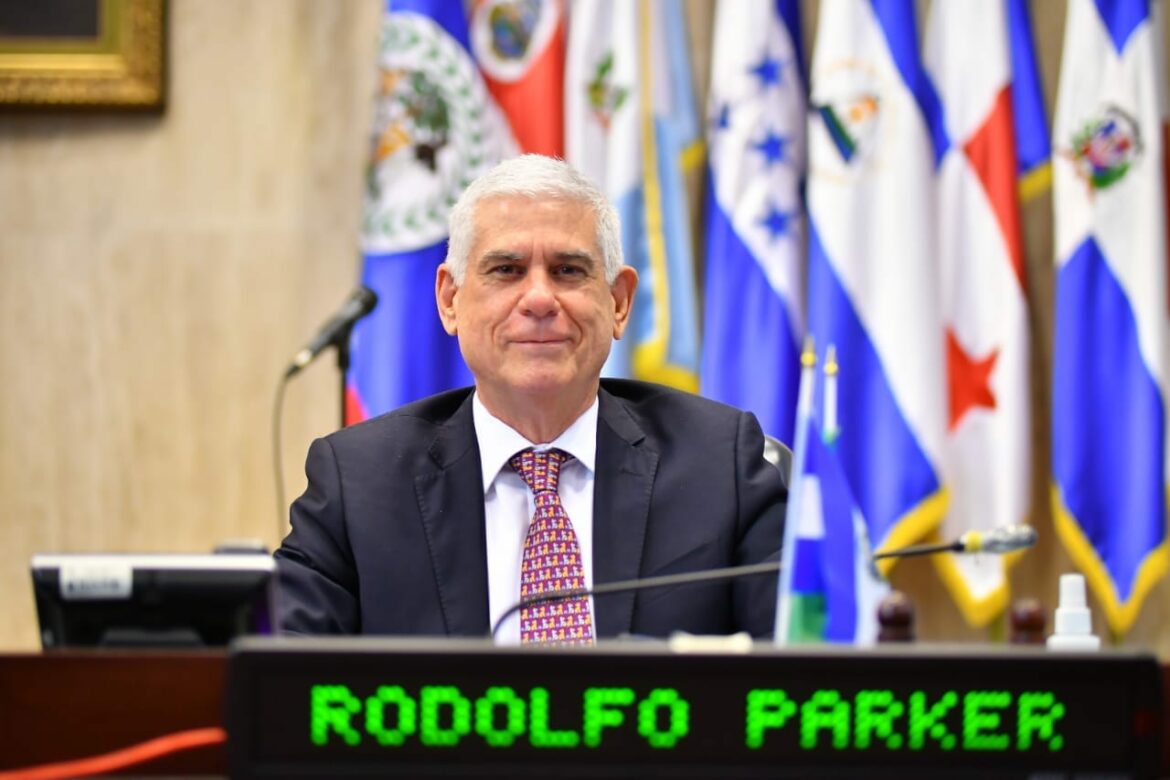 Hoy se tiene previsto que la Cámara dé su resolución sobre el caso de Rodolfo Parker y su familia acusados de enriquecimiento Ilícito