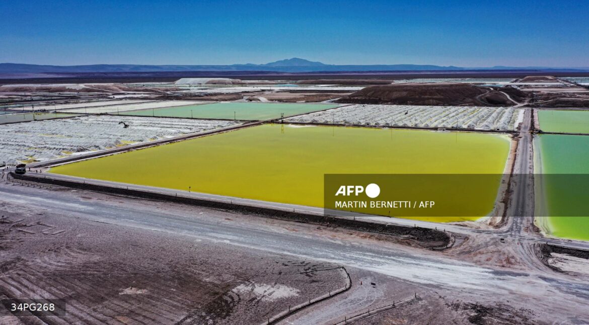Chile volverá a ser el mayor productor de litio, aseguró el ministro de Hacienda